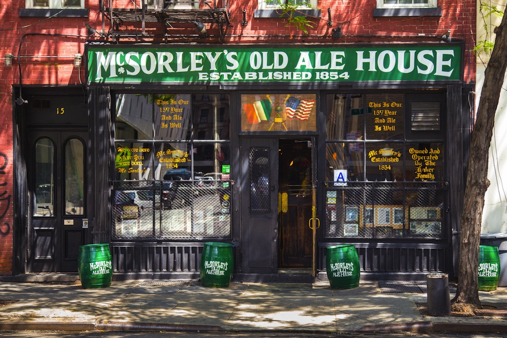 bar nueva york (littleny - Shutterstock) bar nueva york