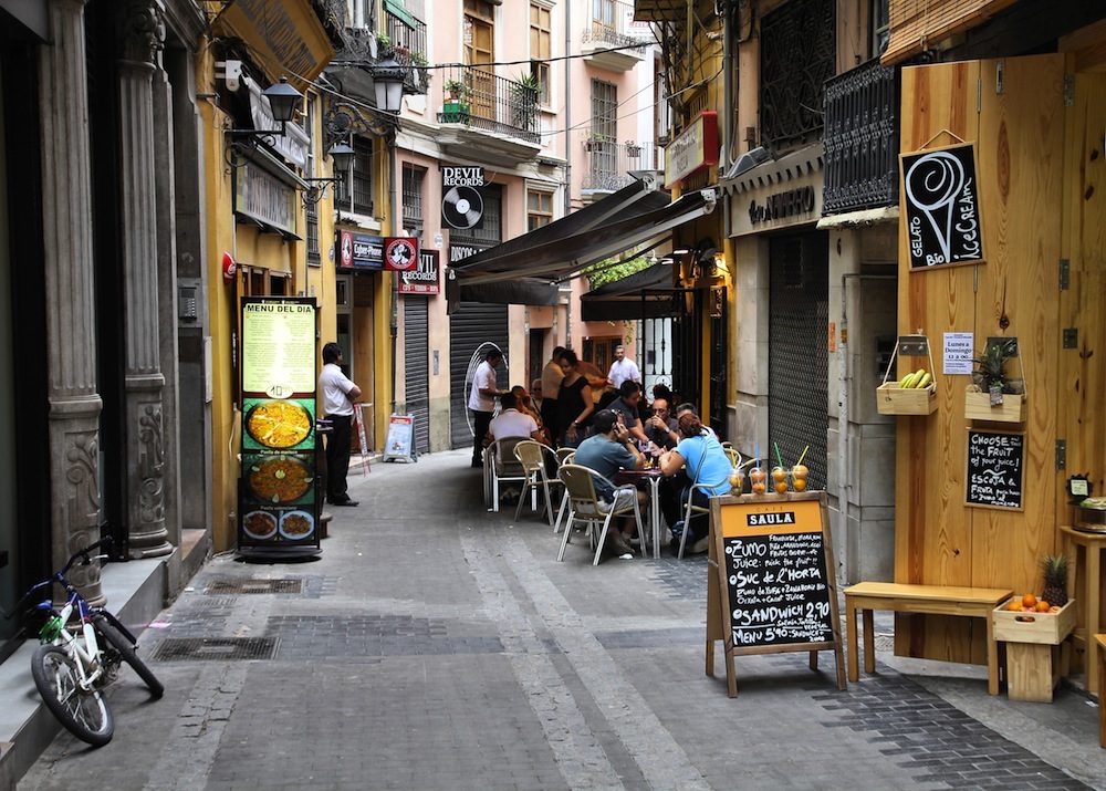 bar valencia (Tupungato - Shutterstock) bar valencia