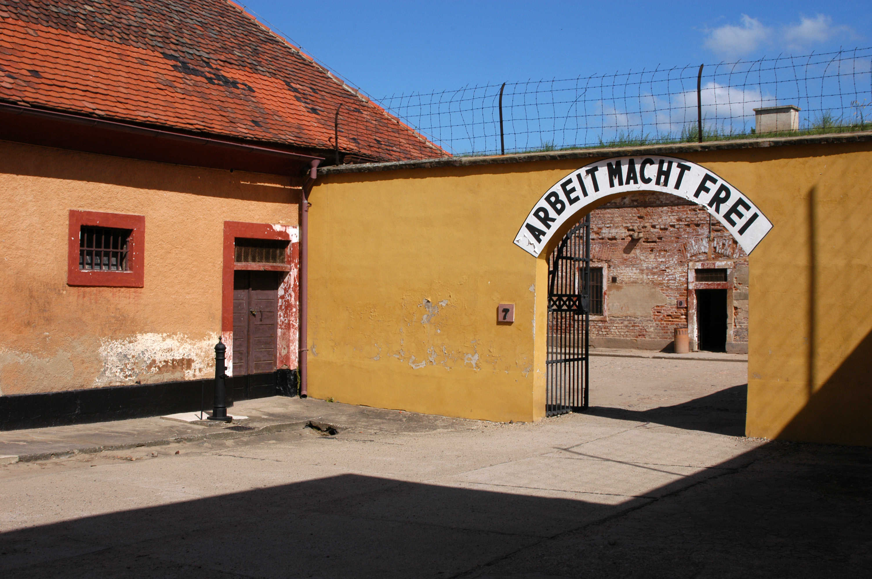 Entrada al campo de concentración de Terezín