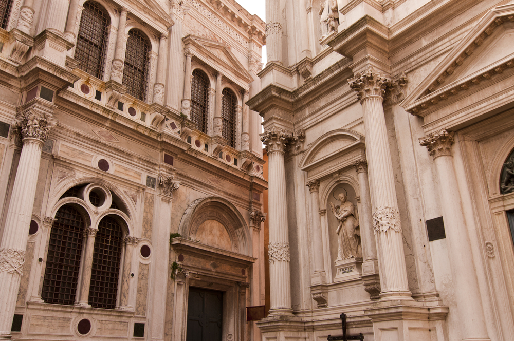 Detalles de la arquitectura de la Scuola Grande di San Rocco