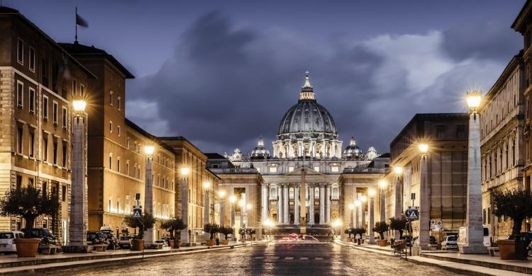Basílica de San Pedro, desde las calles del Vaticano