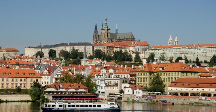 Castillo de Praga en la colina Hradschin