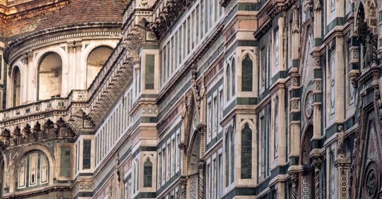 Detalles de la fachada del Duomo
