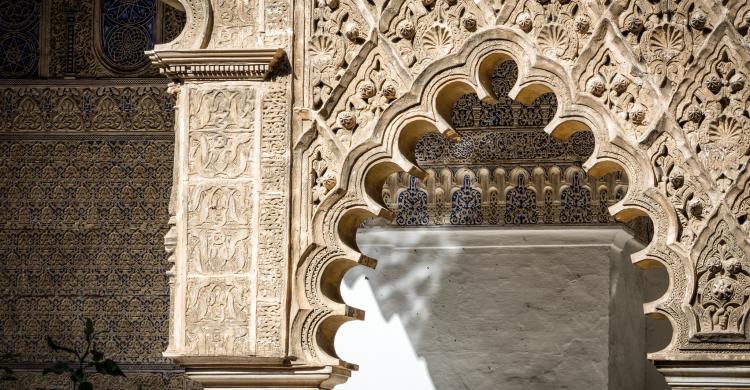 Arcos y detalles del Alcázar