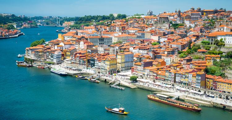 Vistas panorámicas de Oporto y el Río Duero