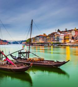 Barcas en el Río Duero en Oporto Oporto Río Duero