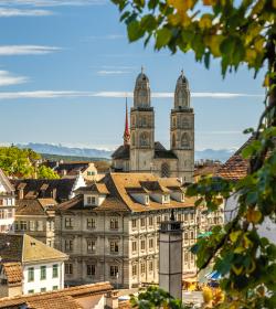 Vistas a la Catedral Grossmunster de Zúrich Vistas a la Catedral Grossmunster de Zúrich
