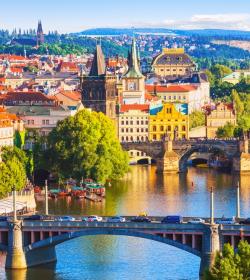 Puentes sobre el Río Moldava Praga Río Moldava