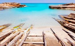 Conoce las calas más bellas de Formentera y la isla de Es Vedrá Conoce las calas más bellas de Formentera y la isla de Es Vedrá