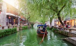 Paseo en góndola por los canales de Zhouzhuang Paseo en góndola por los canales de Zhouzhuang