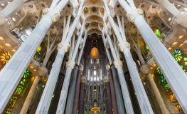 Interior de la Sagrada Familia Interior de la Sagrada Familia