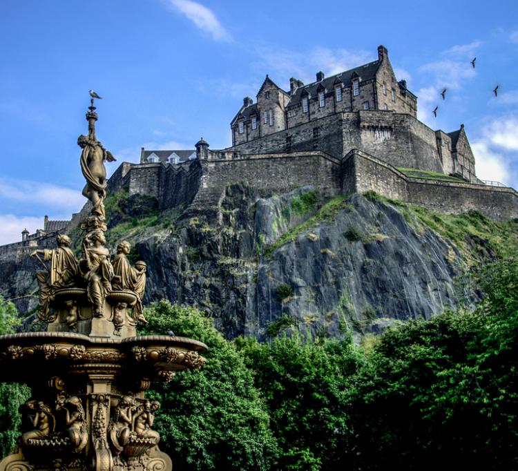 Castillo de Edimburgo sobre Castle Rock Castillo de Edimburgo sobre Castle Rock