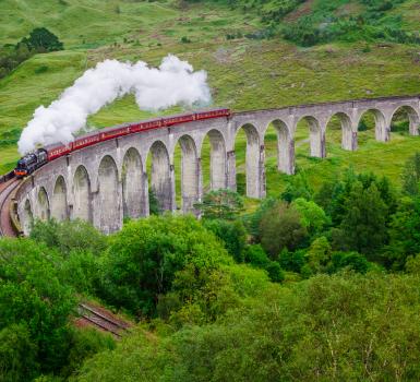 Viaducto en el valle de Glenfinnan Viaducto en el valle de Glenfinnan