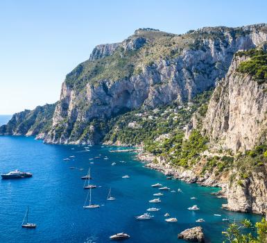 Bahía en la Isla de Capri Bahía en la Isla de Capri