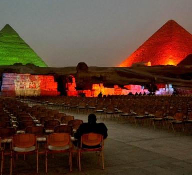 Espectáculo de luces en las pirámides Espectáculo de luces en las pirámides