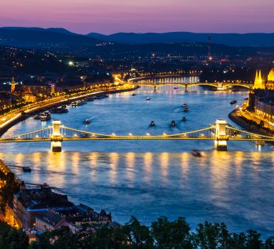 Río Danubio por la noche Río Danubio por la noche