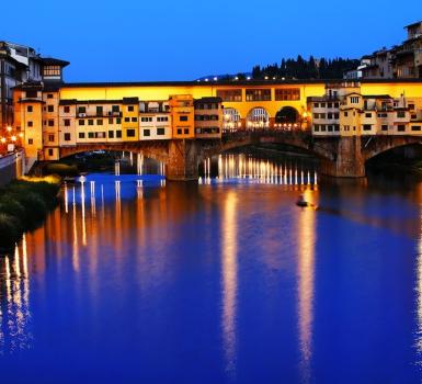 Ponte Vecchio iluminado Ponte Vecchio iluminado