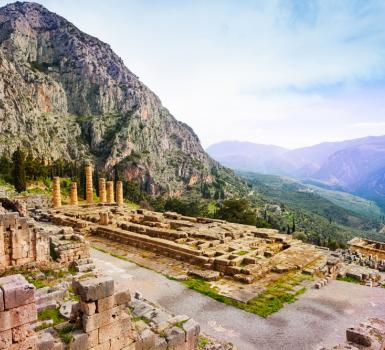 Visita al Oráculo de Delfos Visita al Oráculo de Delfos