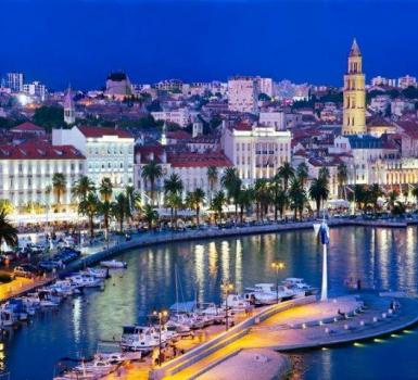 Ciudad de Split por la noche Ciudad de Split por la noche