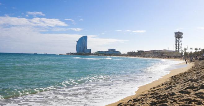 Hotel sobre la costa del Mediterráneo en Barcelona