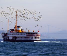 Barco en Estambul