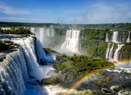 Disfruta de cerca las Cataratas del Iguazú, una de las 7 maravillas naturales del mundo Disfruta de cerca las Cataratas del Iguazú, una de las 7 maravillas naturales del mundo
