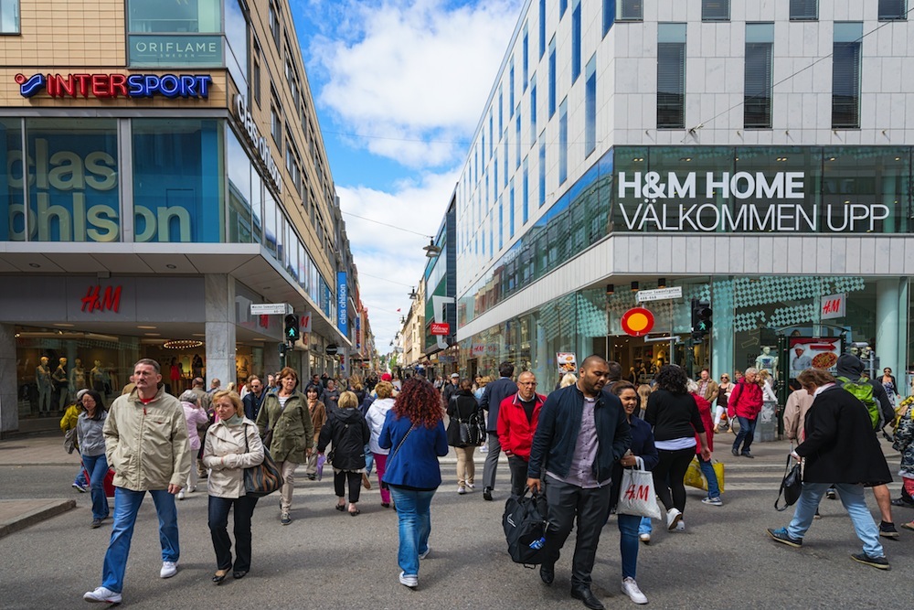tiendas calle drottningatan estocolmo (Stefan Holm - Shutterstock) tiendas calle drottningatan estocolmo