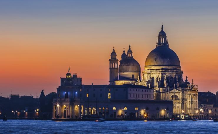 Vistas de Venecia de noche