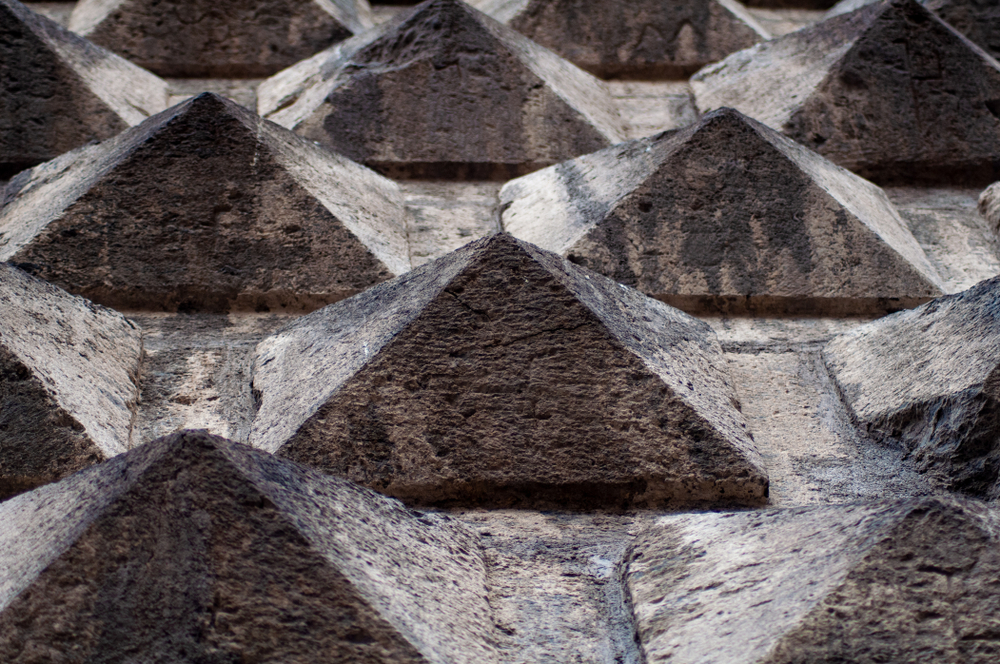 Detalle del almohadillado exterior de la iglesia de Gesù Nuovo