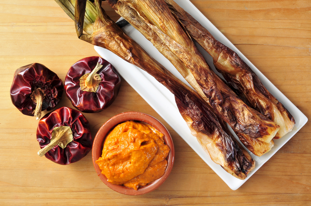 Calçots con romesco