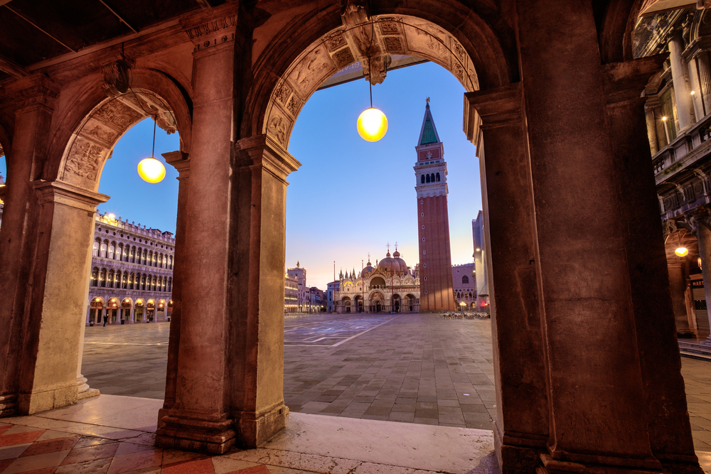 Vistas al Camapanile de Venecia desde la Plaza San Marcos