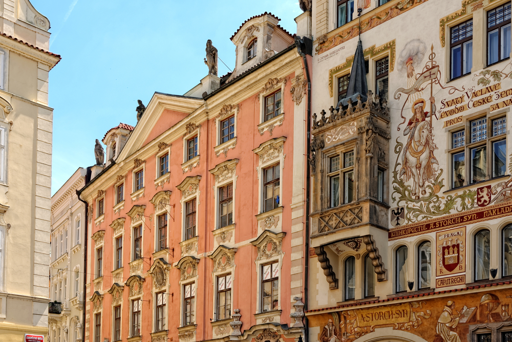 Casa Storch con fresco de San Wenceslao en la Plaza de la Ciudad Vieja