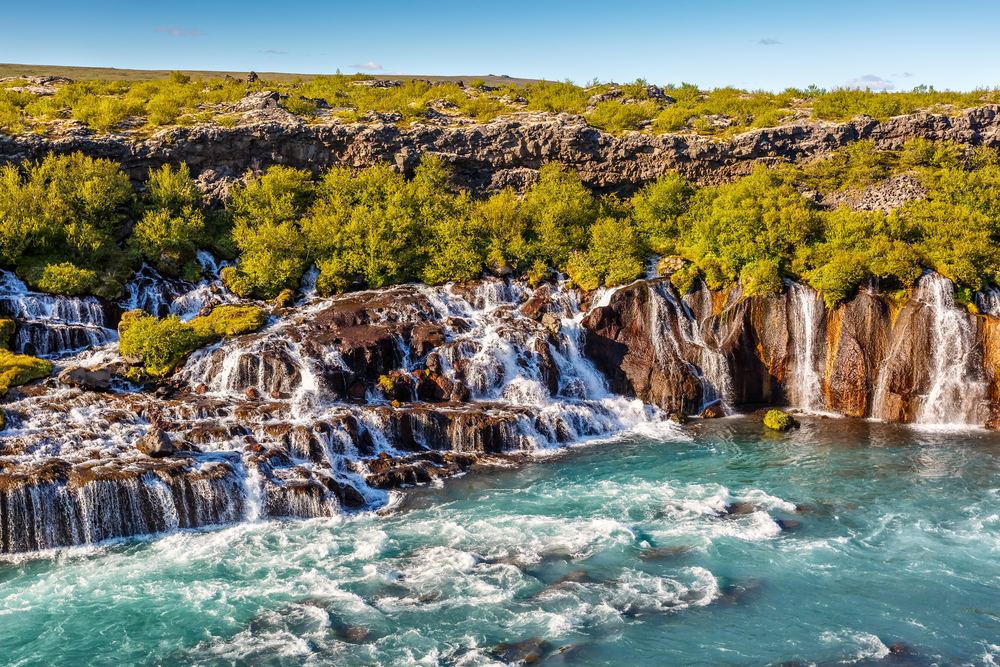 Cascadas de Hraunfossar en Islandia