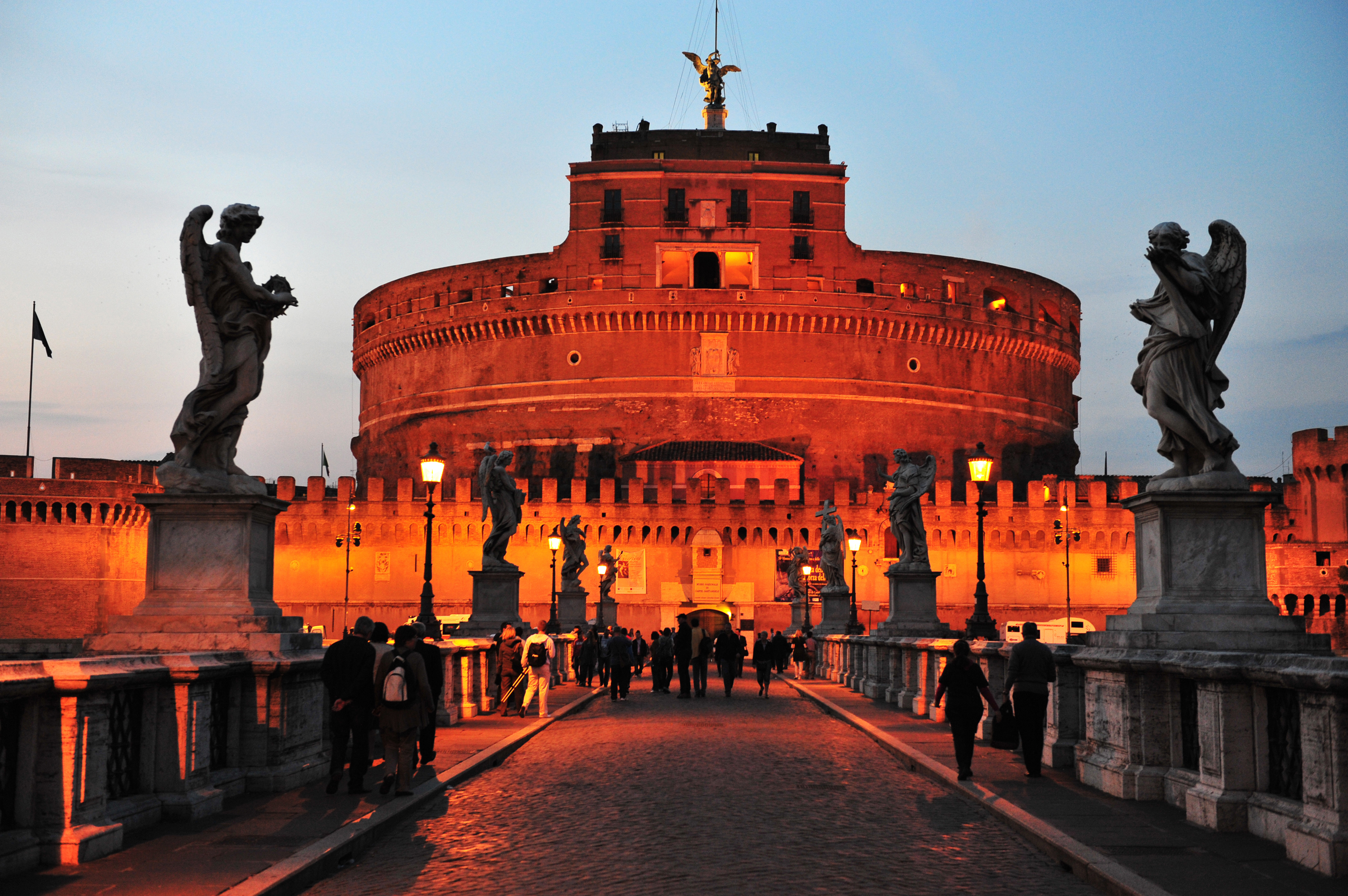 Castillo Sant'Angello de noche - Roma