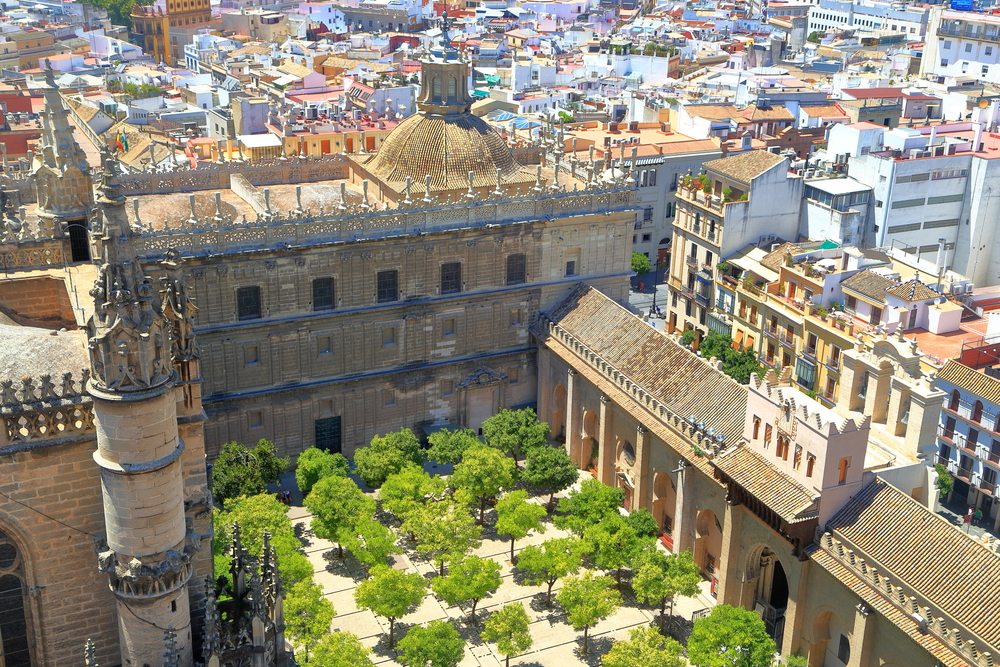 Resultado de imagen de patio de los naranjos del la catedral de sevilla