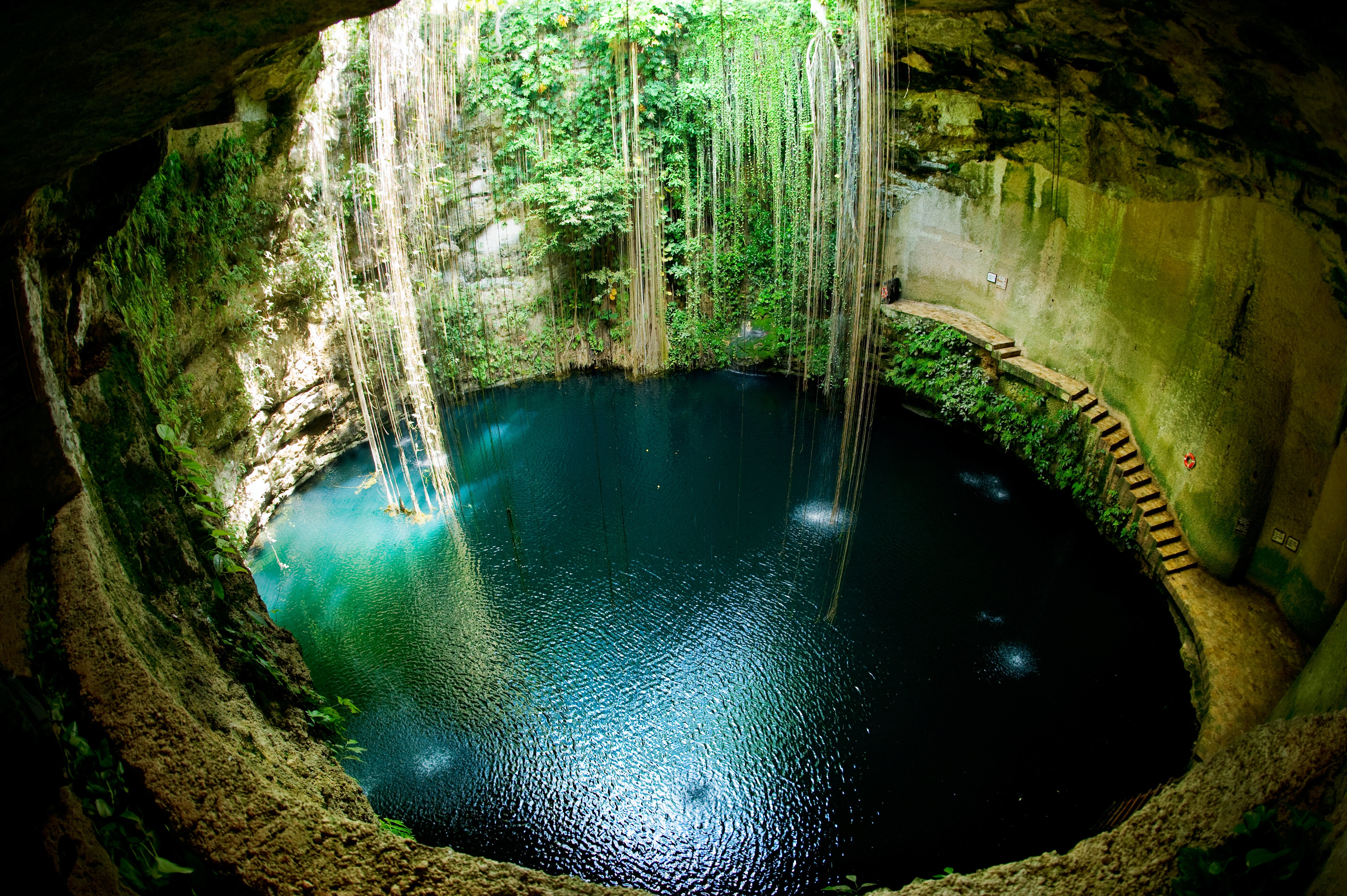 Cenote Sagrado de Cancún