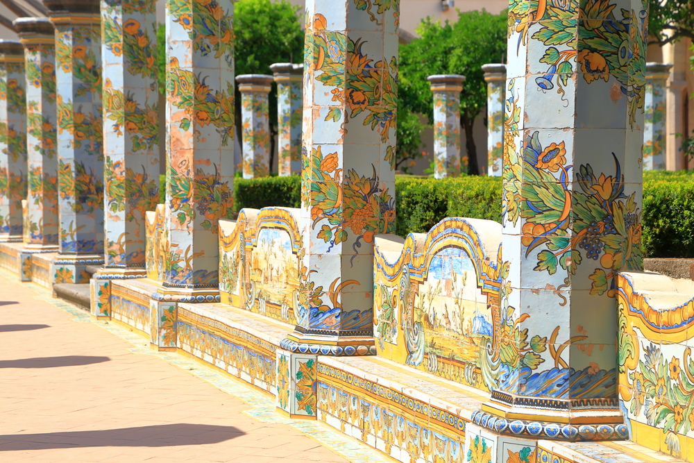 El jardín del claustro de Santa Clara, en Nápoles