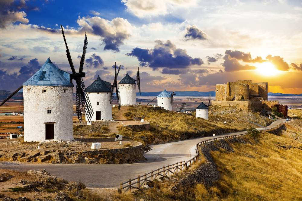 Molinos de Consuegra y Castillo de la Muela