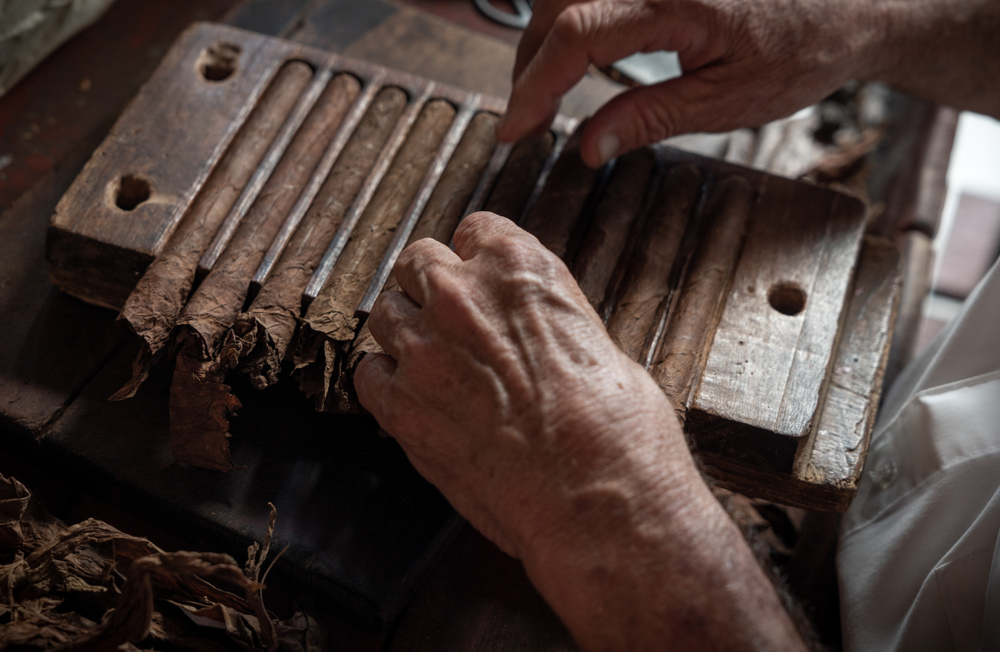 Elaboración cigarros Don Lucas