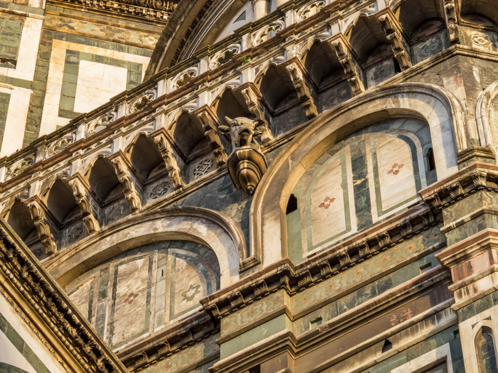 Estatua del toro en el Duomo de Florencia