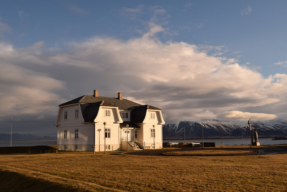 Panorámica de la casa Höfði en Reikiavik