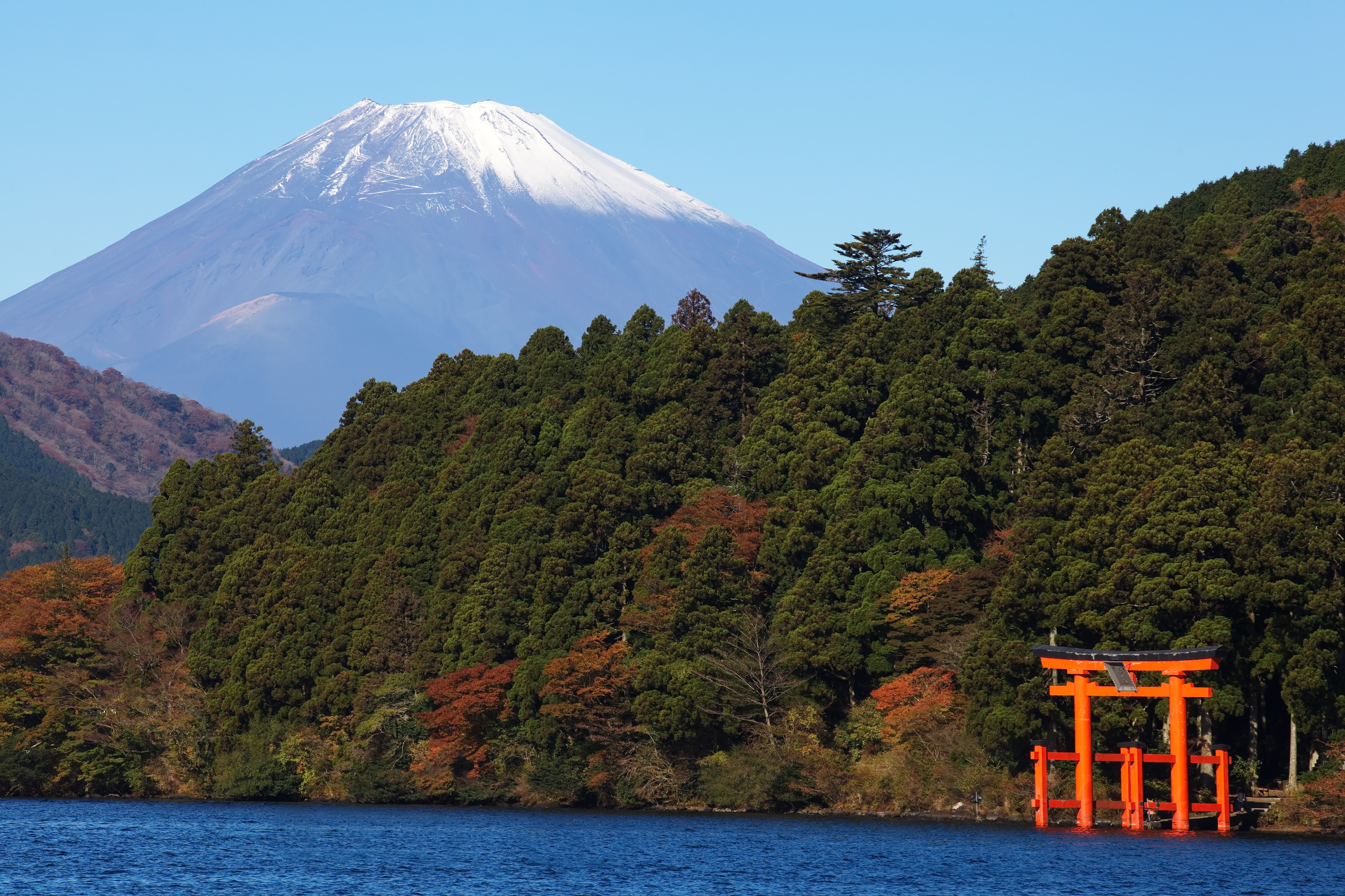 Vista del Monte Fuji, desde el lago Ashinoko