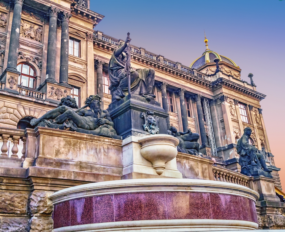 Edificio histórico del Museo Nacional de Praga