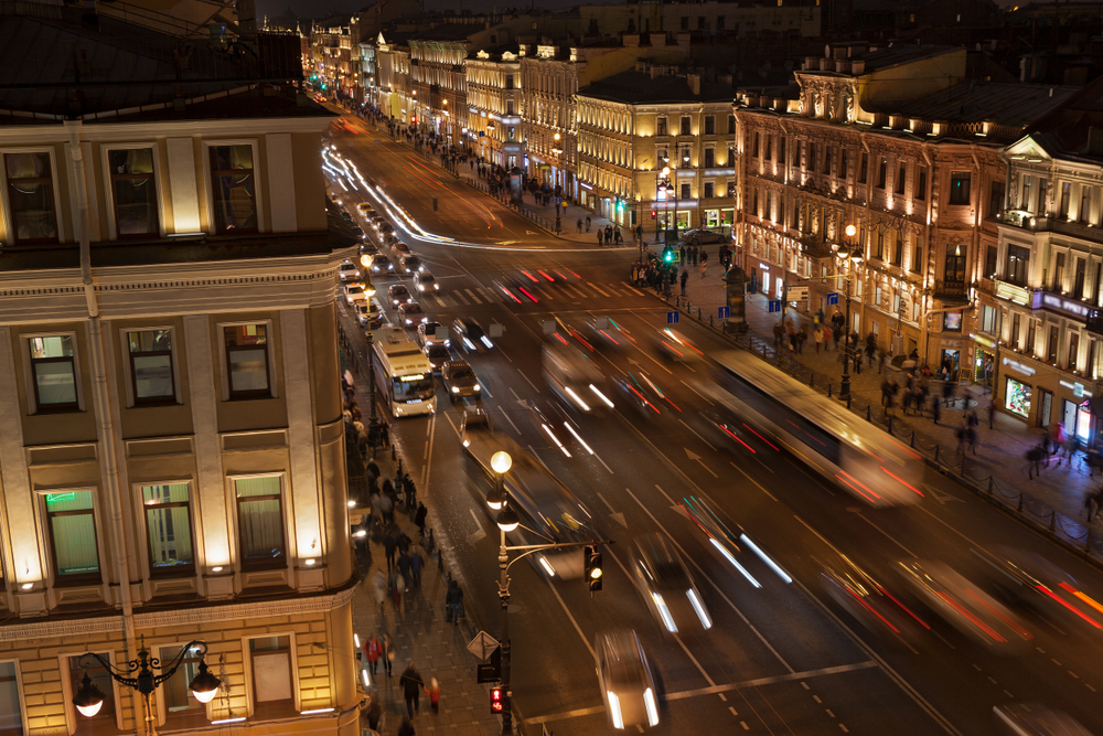 Avenida Nevsky de noche