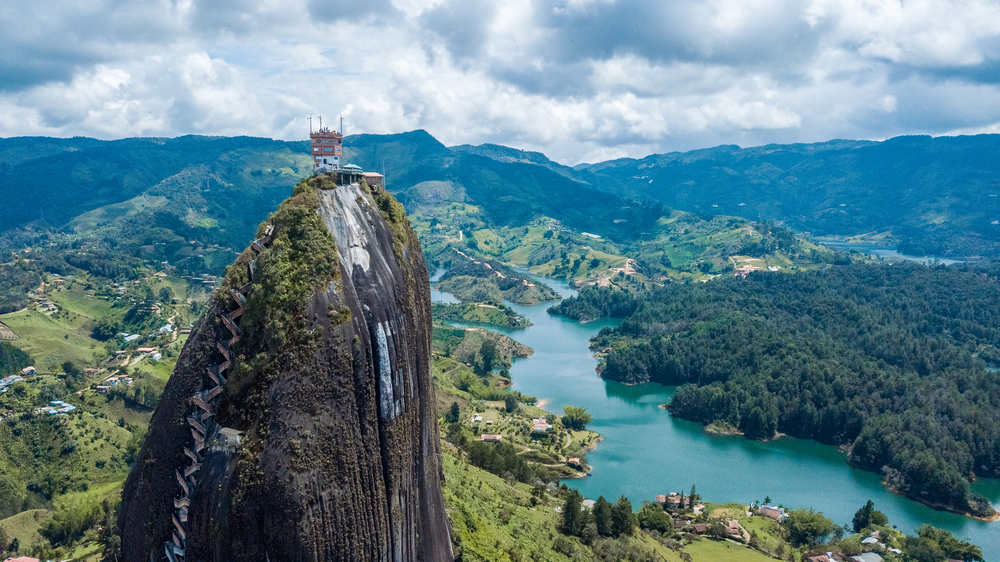 Piedra del Peñol en Guatapé, cerca de Medellín