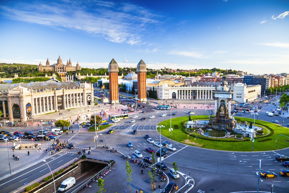 ¿Cómo llegar a Plaza De España en Madrid en Autobús, Metro, Tren o Tren ligero?