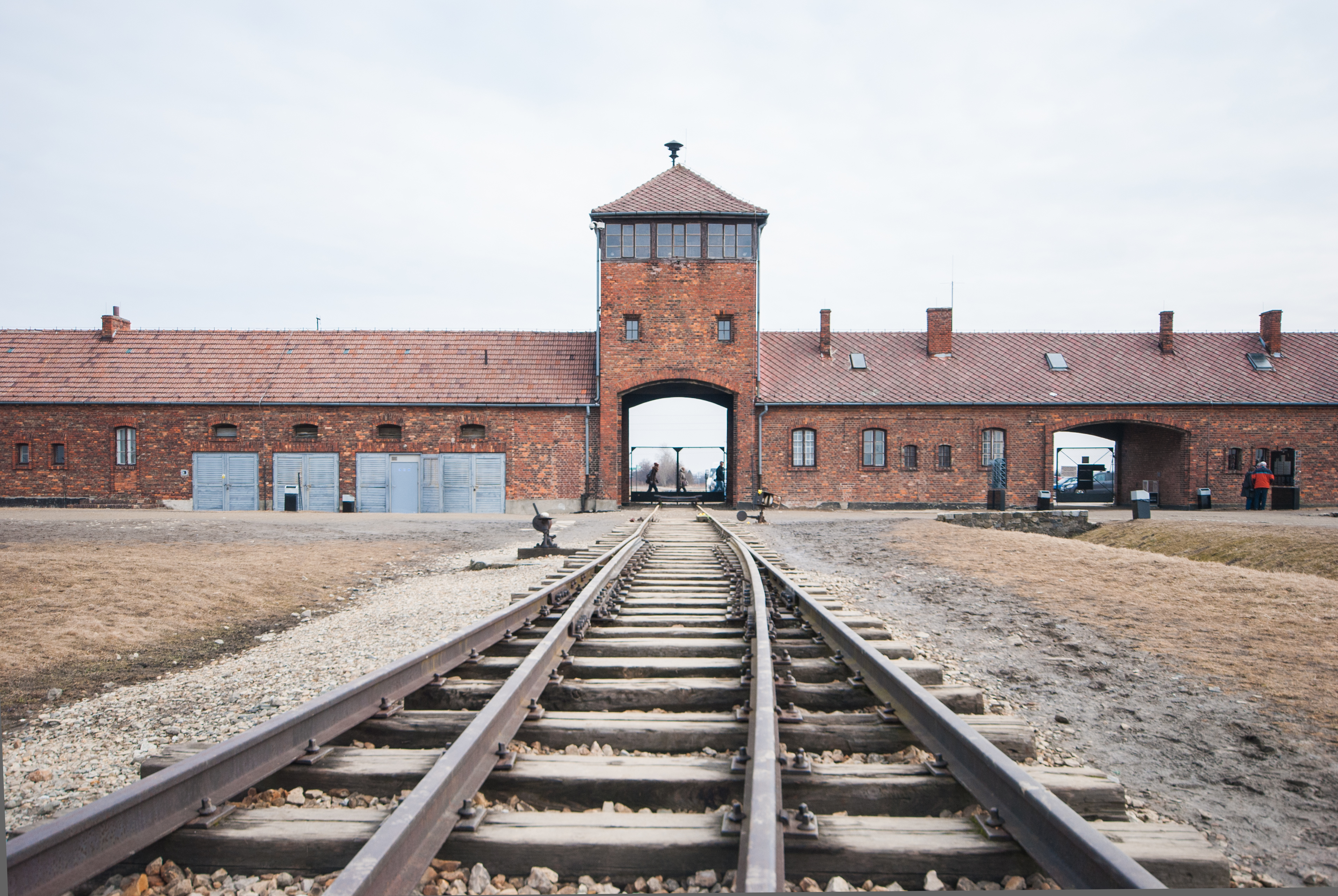 Entrada por tren al Campo de Concentración de Auschwitz