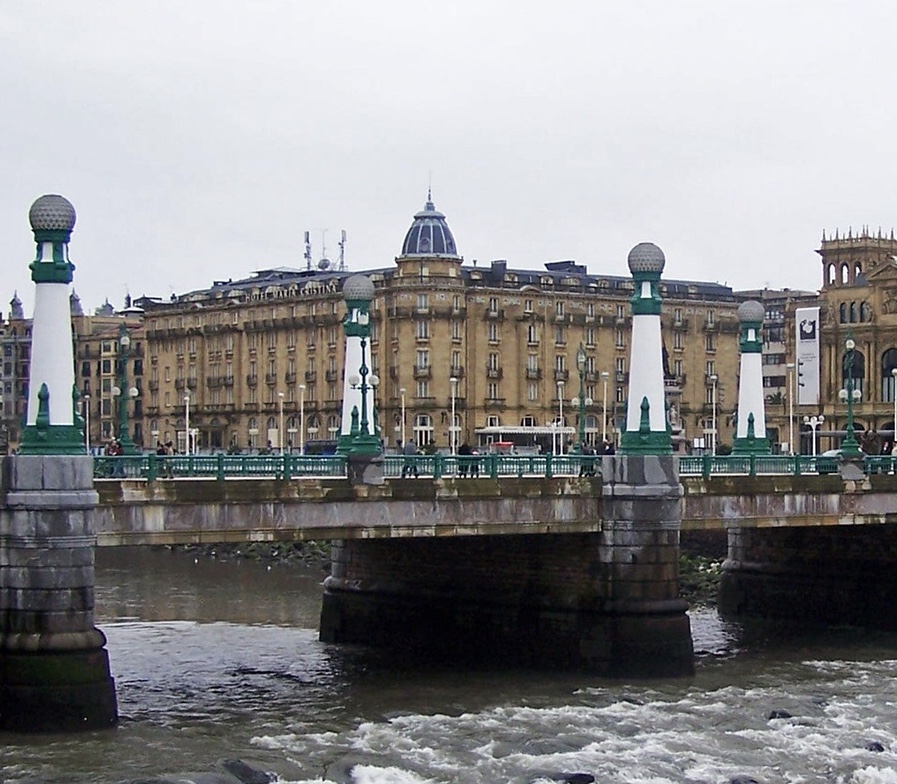 Hotel María Cristina junto al mar, en San Sebastián