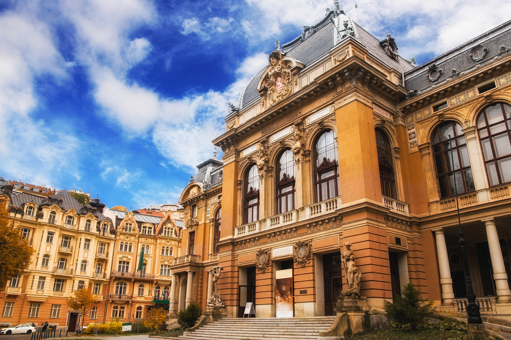 Antiguo spa imperial en Karlovy Vary, cerca de Praga