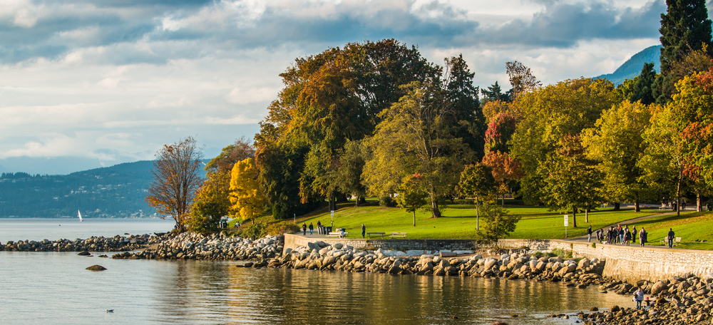 Vistas al Stanley Park desde las playas